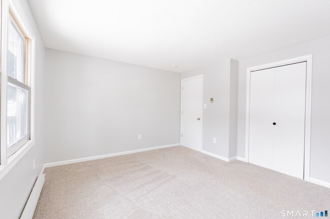 Building Photo - 28 Orient St