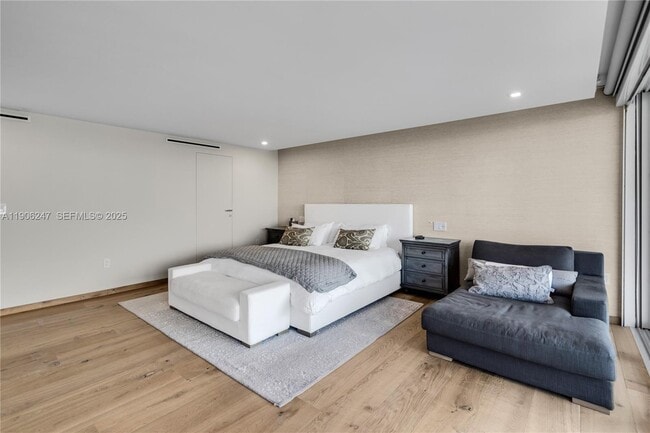 Building Photo - 3 Grove Isle Dr