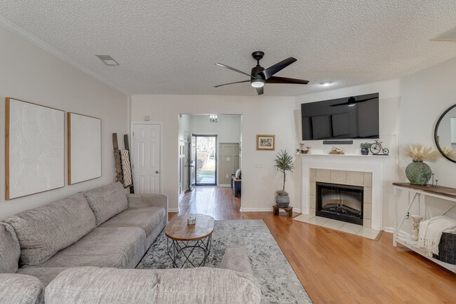 Building Photo - 1135 Canyon Oak Loop