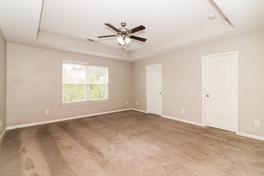 Building Photo - 737 Fieldcrest Dr