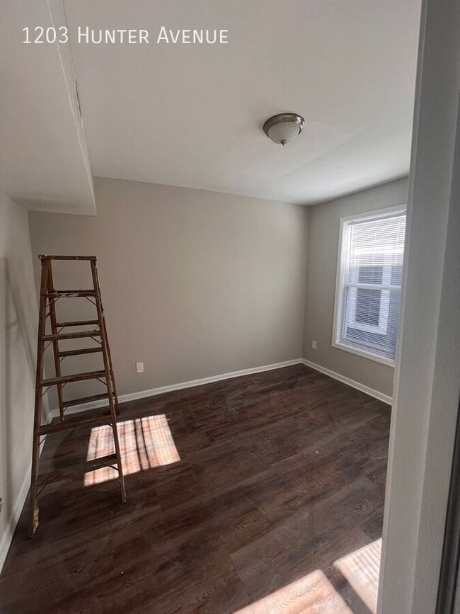 Building Photo - 1203 Hunter Ave