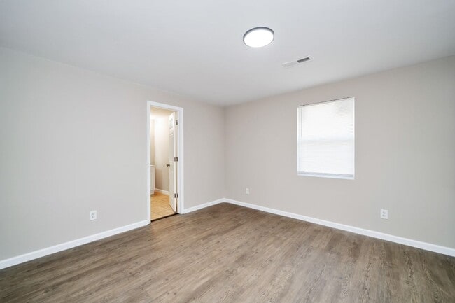 Building Photo - Renovated 3BR Gem in Dora!