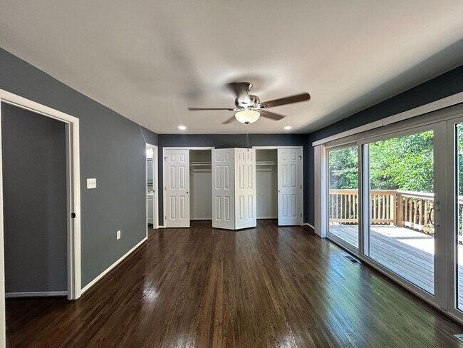 Building Photo - 3 Bedrooms 3.5 Bathrooms Townhome
