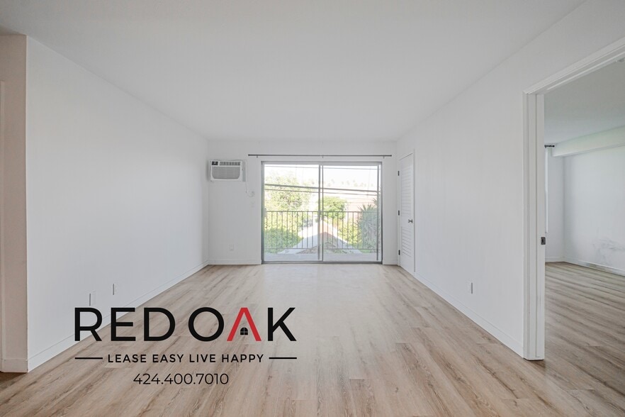 Building Photo - 134 N Mariposa Ave