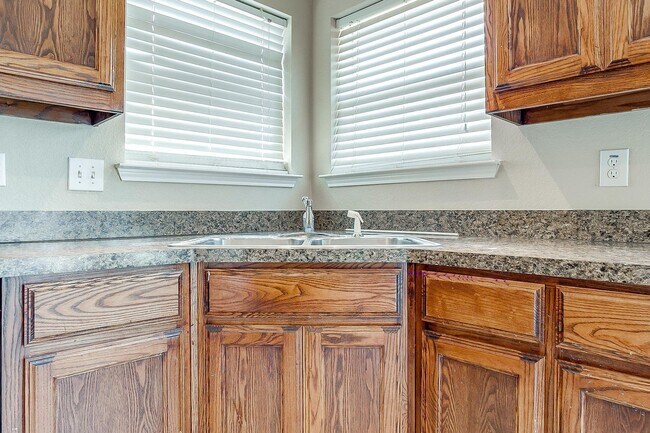 Building Photo - Perfectly located.  3 Bedroom, 2 Bath Home-  White Settlement ISD- 76108