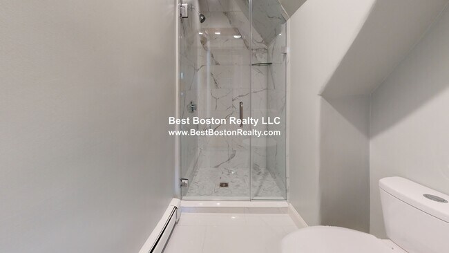 Building Photo - 66 Sagamore Ave