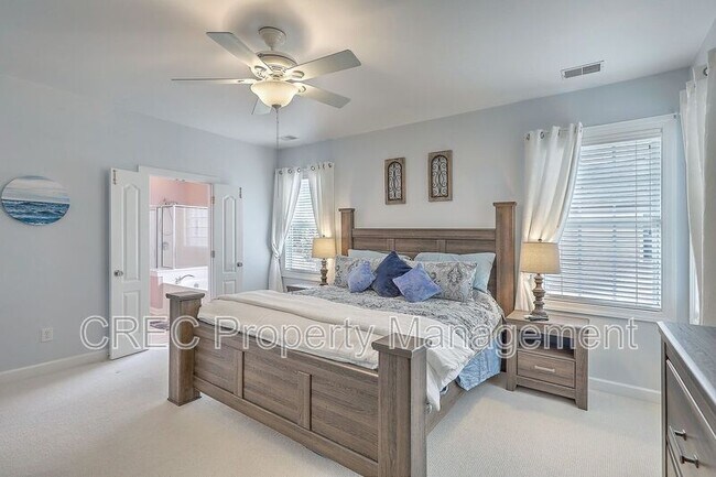 Building Photo - 1485 Oakhurst Dr