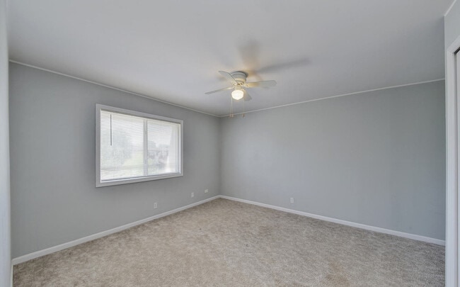 Building Photo - 1855 Tall Oaks Dr