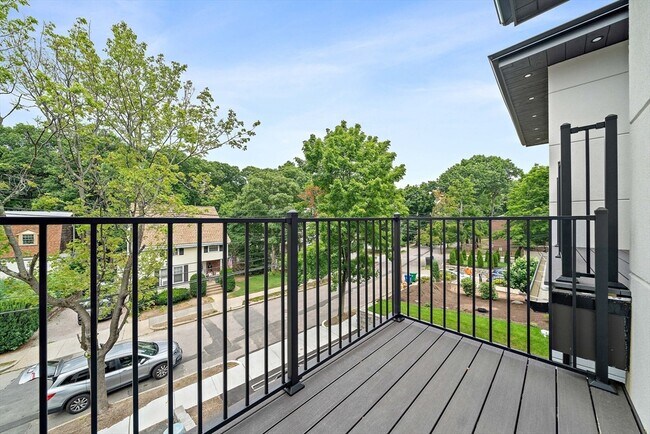 Building Photo - 94 Thurston Rd