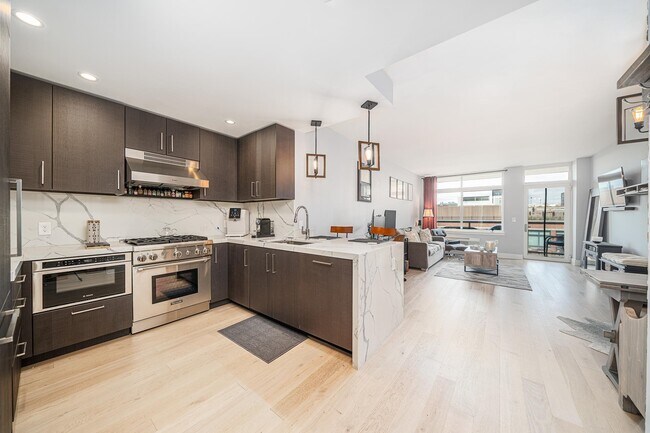 Building Photo - 1400 Hudson St