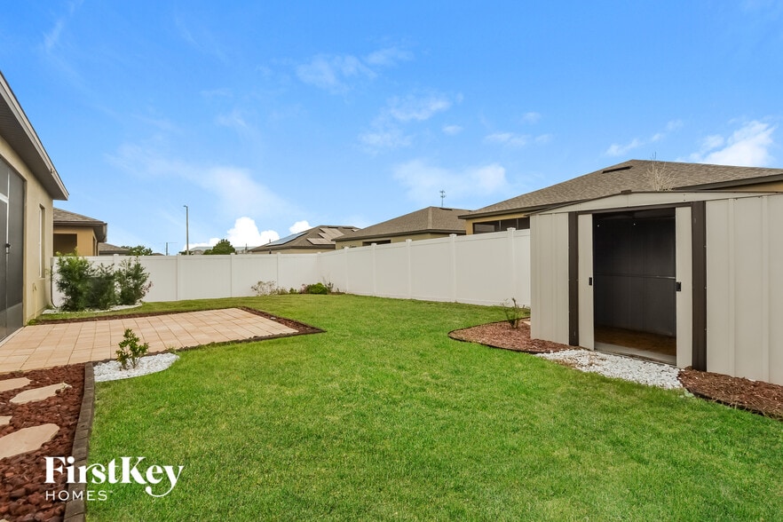 Building Photo - 876 Orchid Grove Blvd