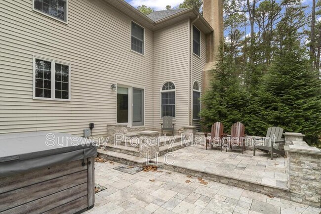 Building Photo - 1 Sweet Gum Ct