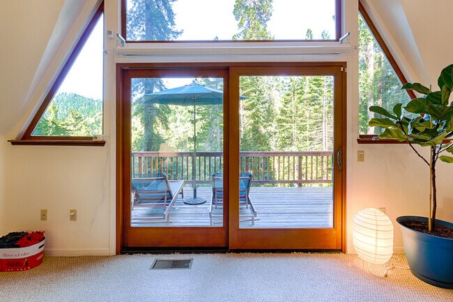 Building Photo - 1785 Austin Creek Rd