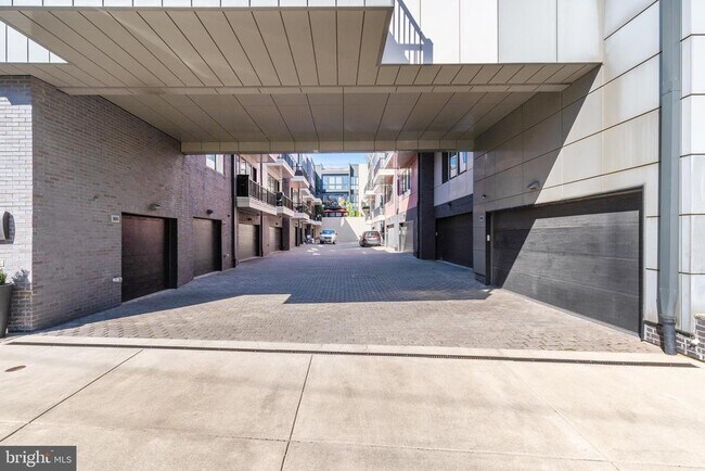 Building Photo - 609 N Galloway St