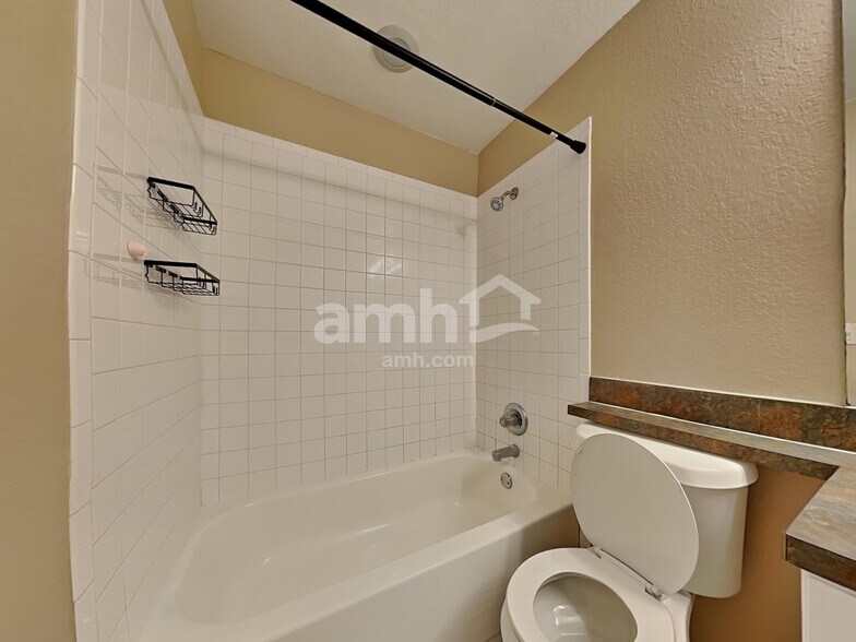 Building Photo - 5817 Mohr Loop