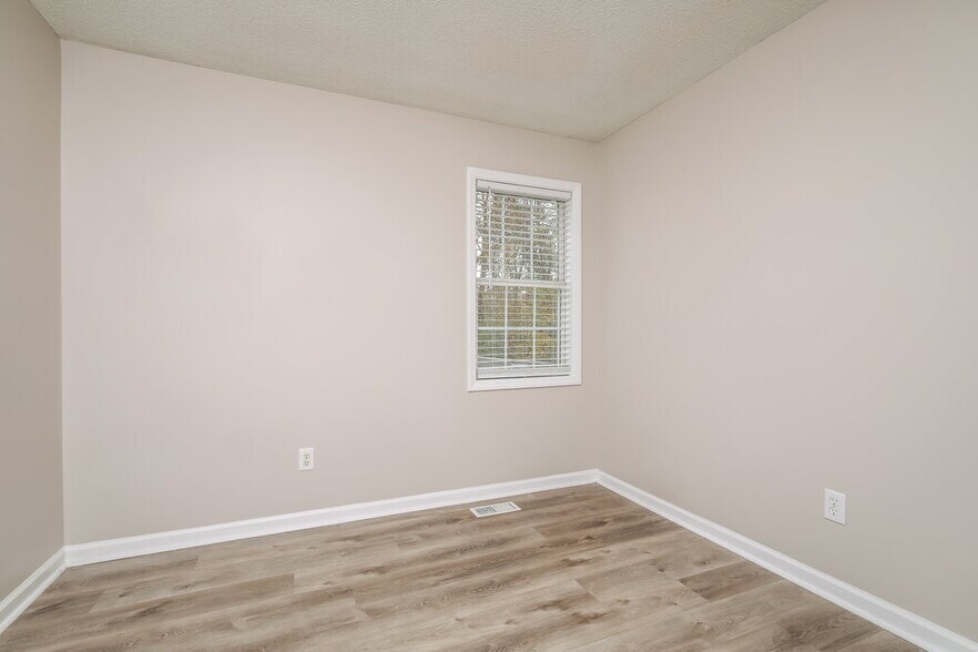 Building Photo - 1461 Smokey Mountain Dr