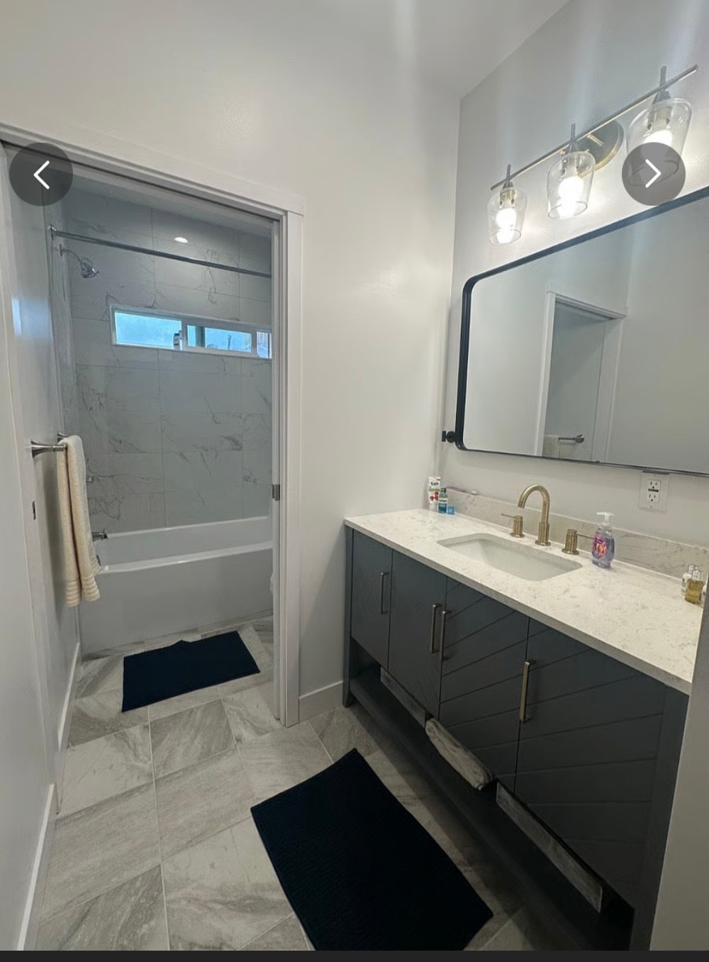 Large bathroom - 8130 Sylmar Ave