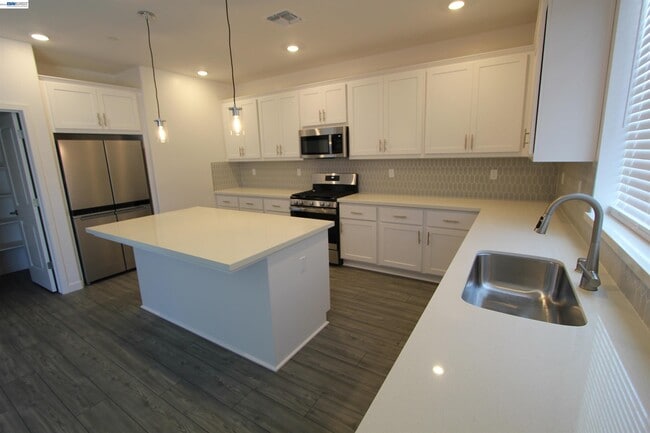 Building Photo - 1008 Osprey Dr