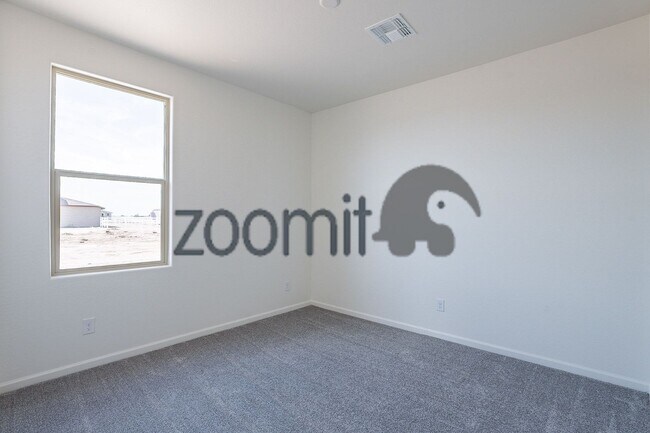 Building Photo - Coming Soon  Mid May 2026!- 4bdrm 3bath - 1 acre horse property