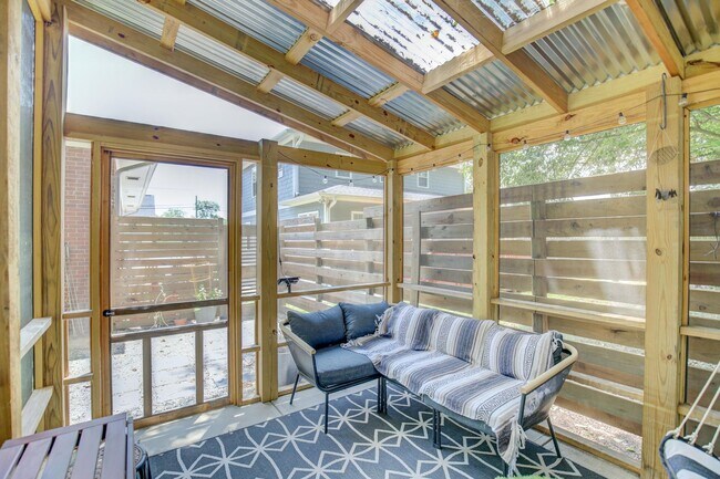 Building Photo - Adorable 3 bedroom ranch with fenced yard!