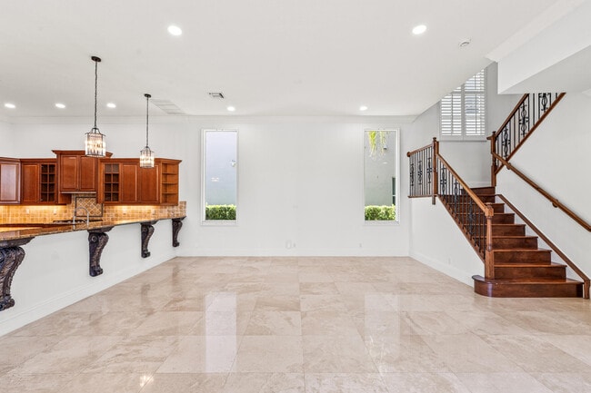 Building Photo - 17550 Circle Pond Ct