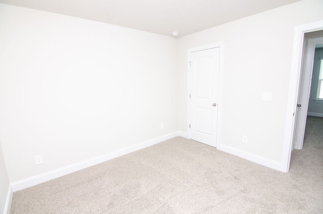 Building Photo - 4960 Trail Ridge Ct