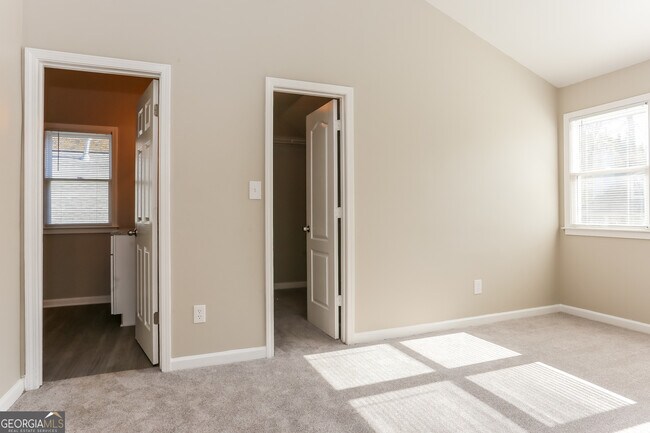 Building Photo - 1011 Parsons St SW