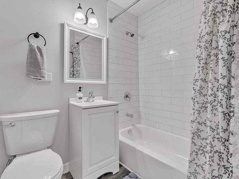 Building Photo - 7 Division St