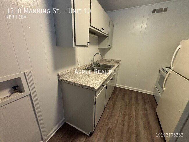 Building Photo - 1210 Manning St