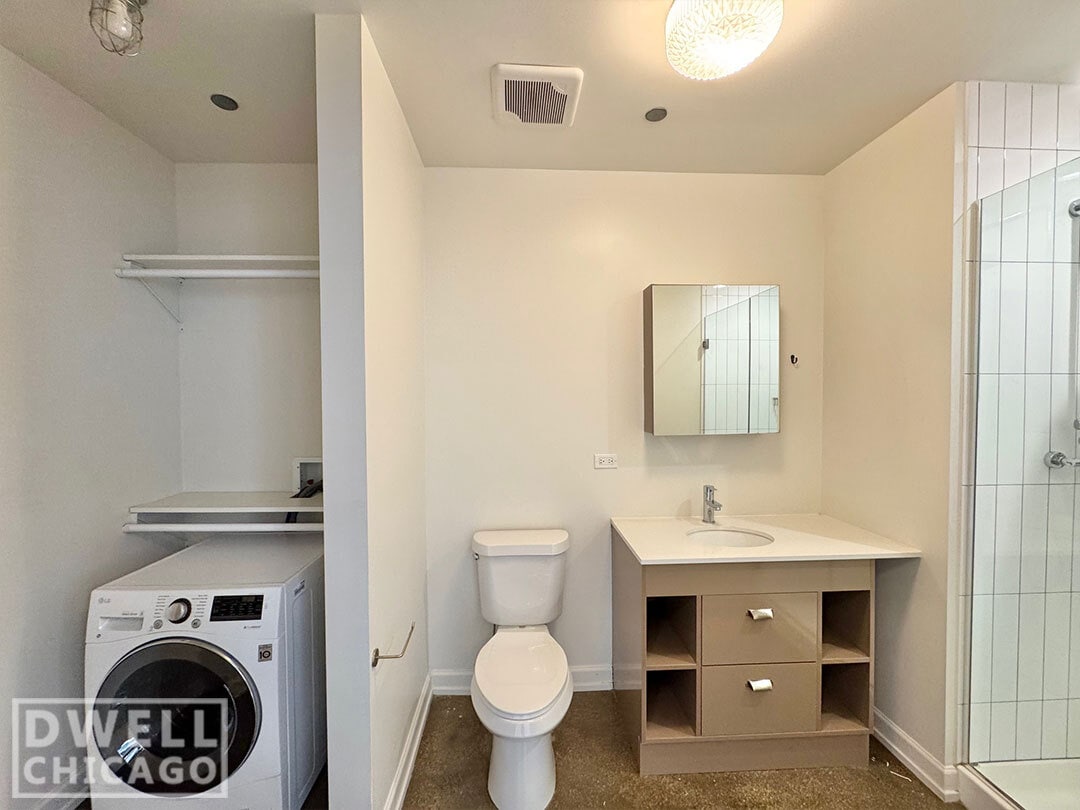 Building Photo - 102 W Chicago Ave