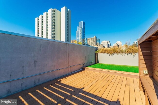 Building Photo - 1230 Rodman St