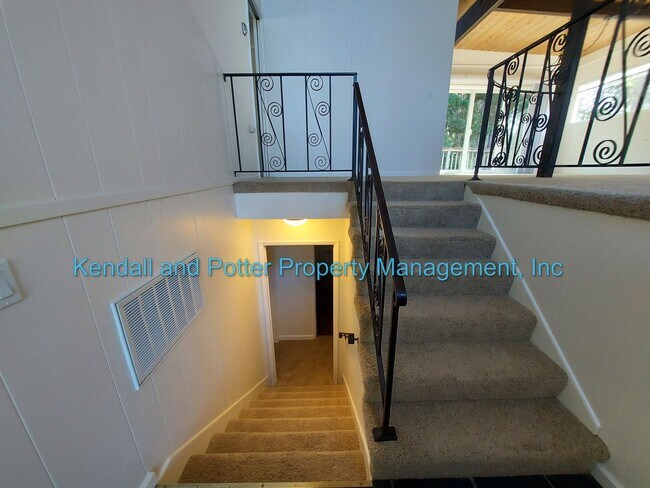 Building Photo - Spacious 4 Bedroom House In Beautiful Aptos!