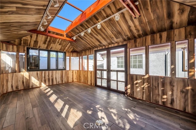 Building Photo - 6119 Tampa Ave