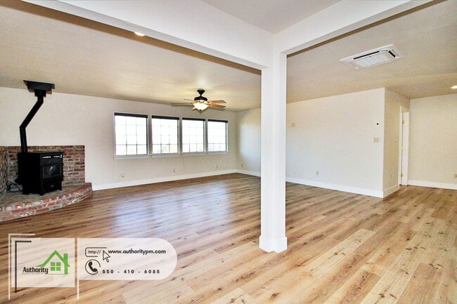 Building Photo - 19250 Hill St