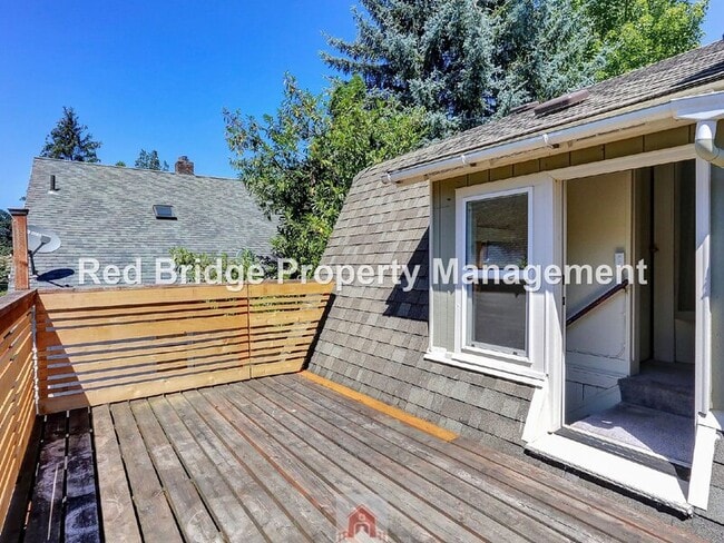 Building Photo - 5915 SE 15th Ave