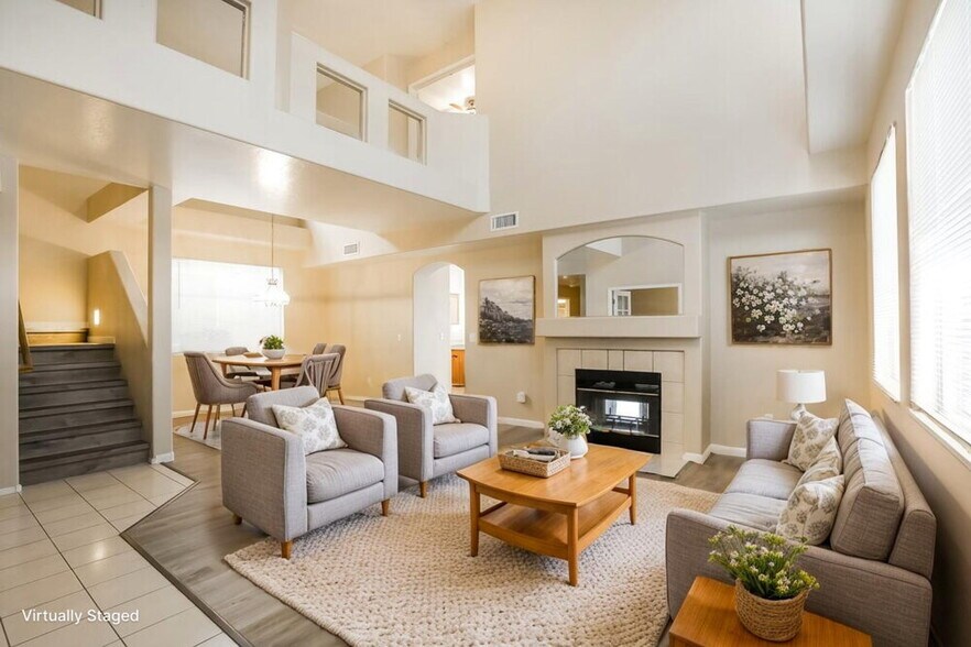 Building Photo - 1316 E Thunderhill Pl
