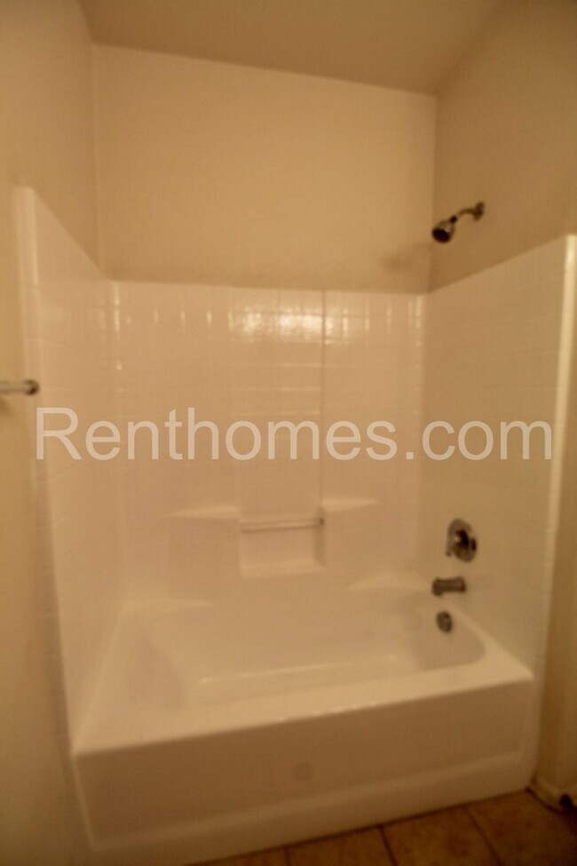 Building Photo - 13330 Via Bellarado