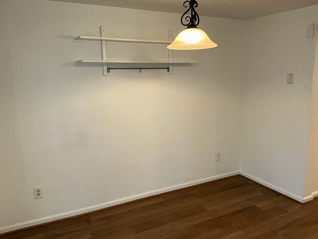 Building Photo - 20520 Strath Haven Dr