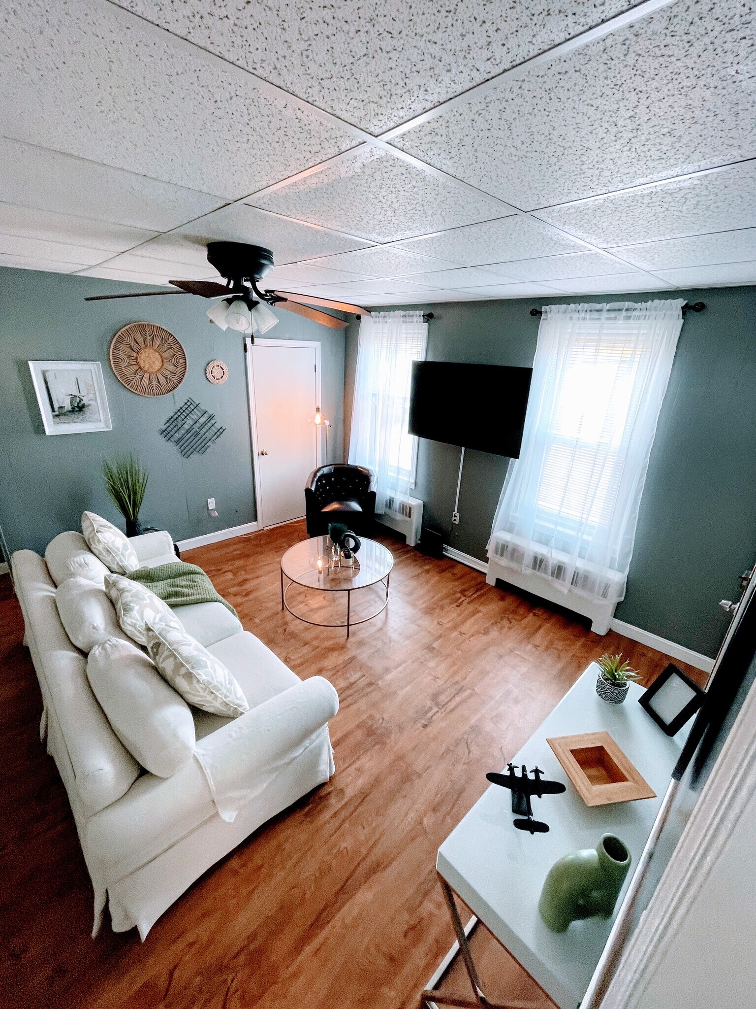 Building Photo - 463 Linden St