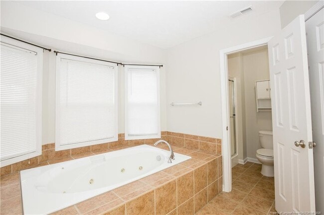 Building Photo - 6030 Greenway Dr