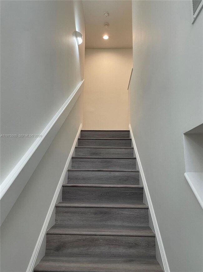 Building Photo - 2840 Shipping Ave