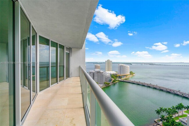 Building Photo - 495 Brickell Ave
