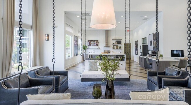 Building Photo - 14325 Plantation Park Blvd