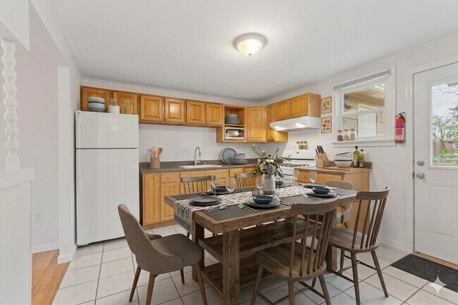 Building Photo - 45 Kinglet Dr