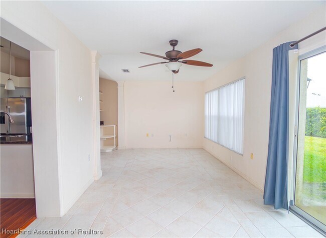 Building Photo - 2508 Manor Dr