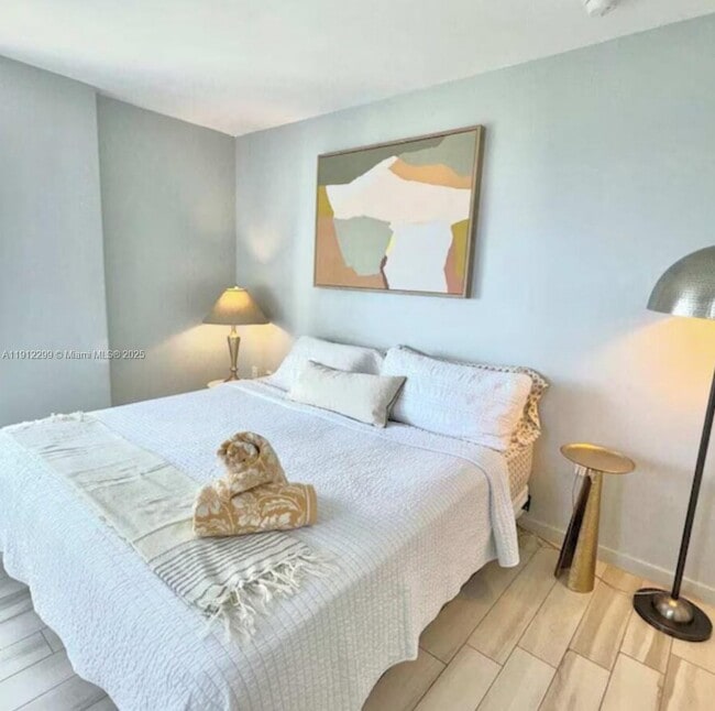 Building Photo - 481 NE 29th St