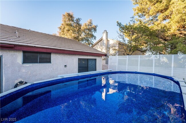 Building Photo - 2364 Belvedere Dr