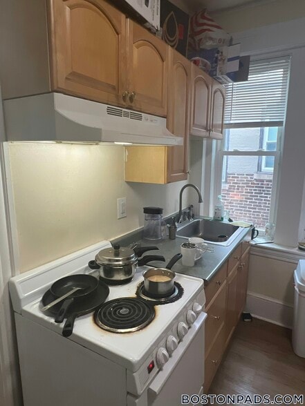 Building Photo - 895 Huntington Ave