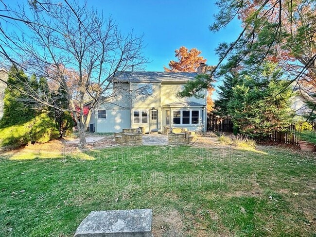 Building Photo - 2747 Sherborn Ln