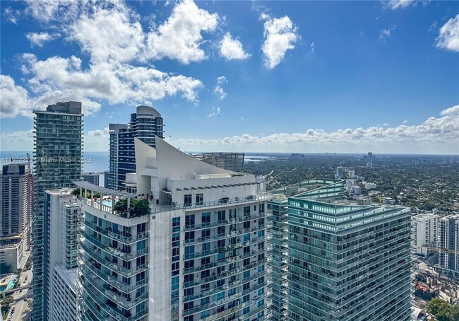 Building Photo - 1000 Brickell Plaza